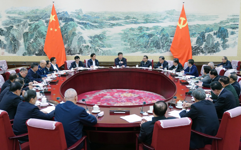 　　12月25日至26日，中共中央政治局召開民主生活會(huì)，中共中央總書記習(xí)近平主持會(huì)議并發(fā)表重要講話。新華社記者 謝環(huán)馳 攝